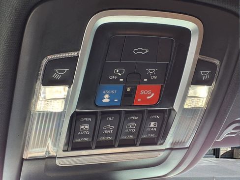 Used 2023 RAM 1500 Limited w/ Body Color Bumper Group image 18