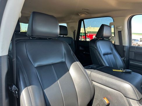 Used 2024 Ford Expedition Max XLT RWD image 32