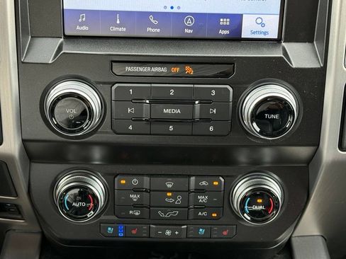 Used 2020 Ford F150 Platinum w/ Equipment Group 701A Luxury AWD/4WD image 19