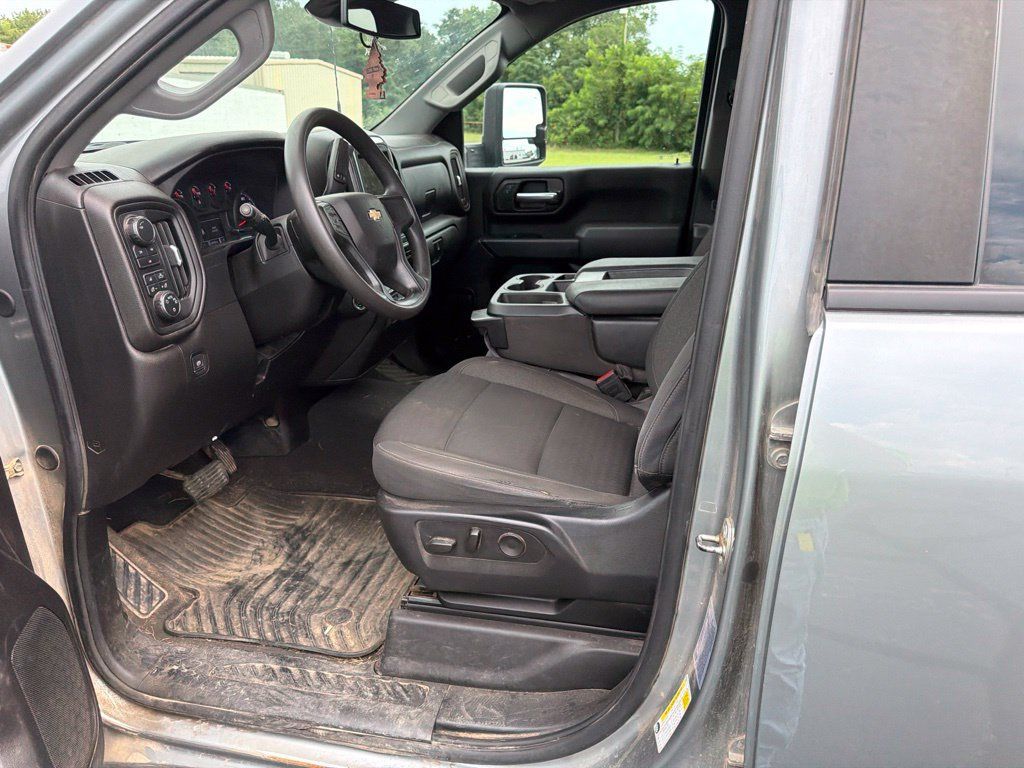 Used 2024 Chevrolet Silverado 2500 Custom w/ Custom Value Package AWD/4WD image 5