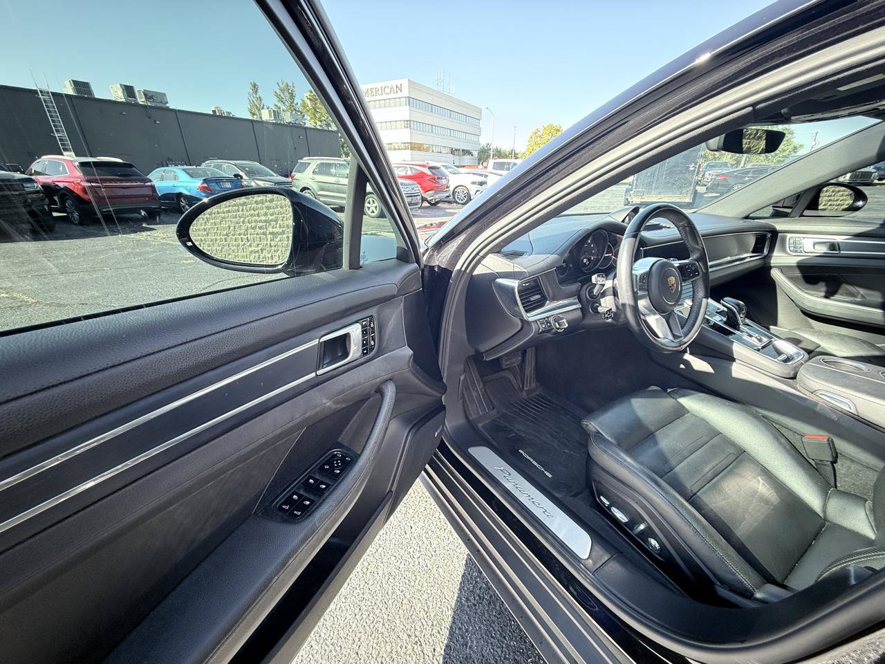 Used 2020 Porsche Panamera RWD image 9