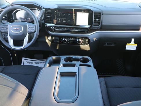 New 2026 GMC Sierra 1500 Elevation image 16
