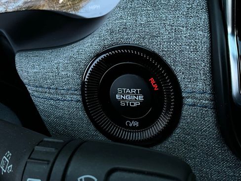 Used 2025 Jeep Compass Latitude image 28