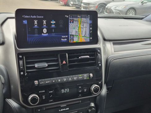 Used 2022 Lexus GX 460 Luxury w/ Off Road Package AWD/4WD image 14