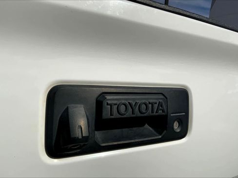 Used 2019 Toyota Tacoma TRD Off-Road w/ TRD Premium Off Road Package image 27