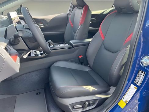New 2026 Toyota Prius Plug-In Hybrid FWD image 11