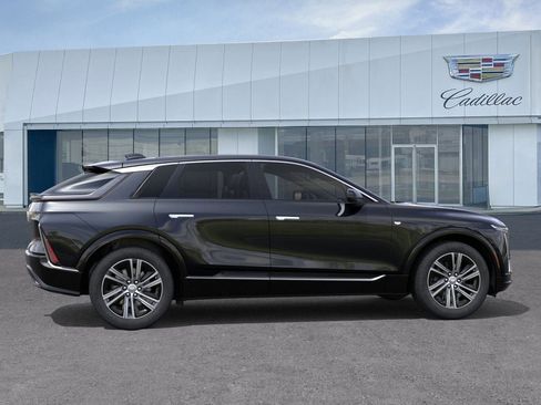 New 2026 Cadillac Lyriq Luxury image 5