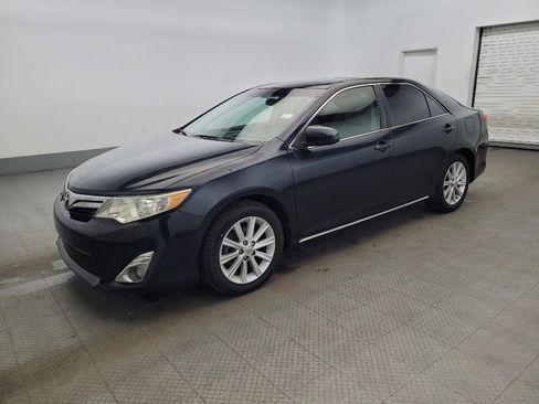 Used 2014 Toyota Camry XLE image 2