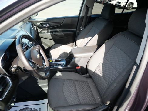 Used 2019 Chevrolet Equinox LT w/ Sun & Navigation Package AWD/4WD image 13