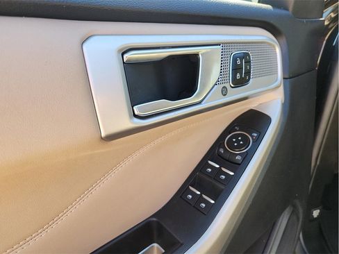 Used 2023 Ford Explorer Limited w/ Equipment Group 301A image 15