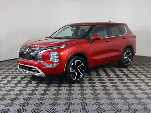 Used 2024 Mitsubishi Outlander SE AWD/4WD image 9