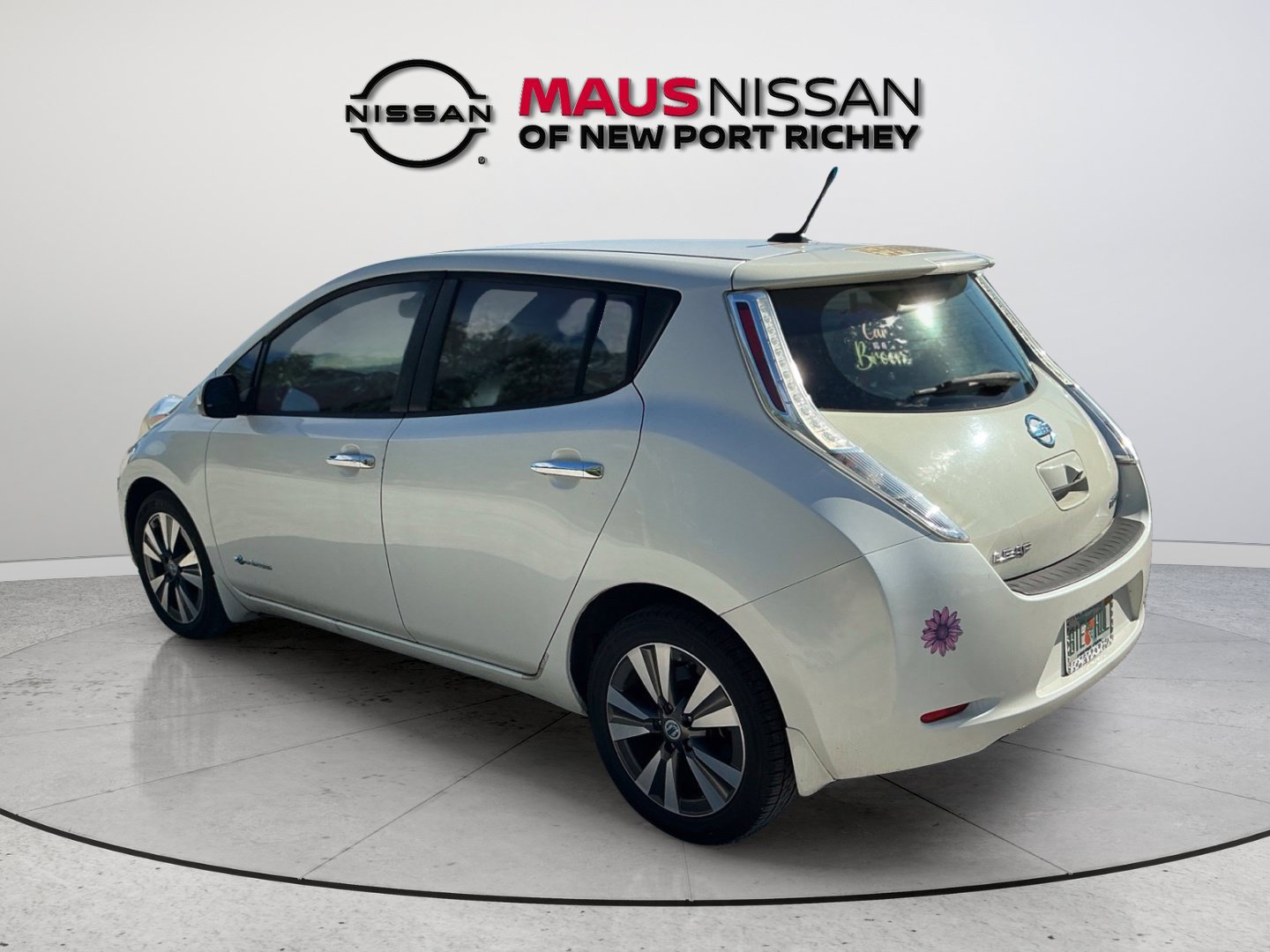 Used 2013 Nissan Leaf SL w/ Premium Pkg FWD image 6