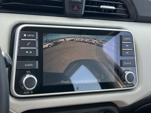 Used 2021 Nissan Versa SV image 18