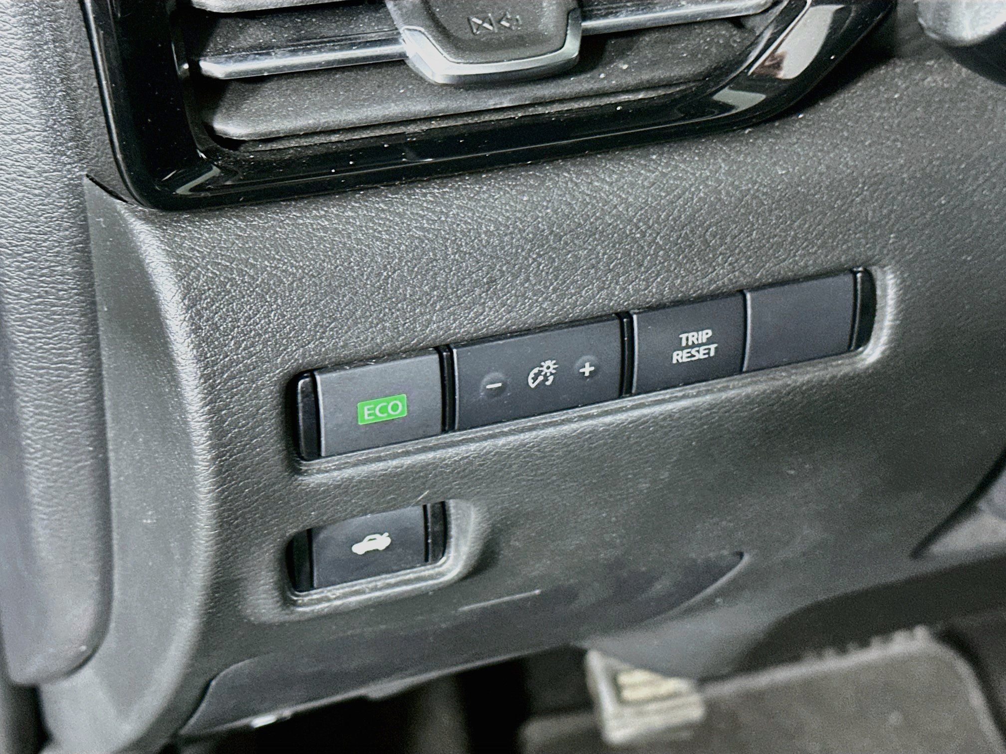 Used 2024 Nissan Sentra SR w/ SR Premium Package FWD image 17
