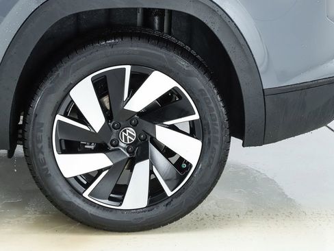 New 2026 Volkswagen Atlas Cross Sport SE image 6