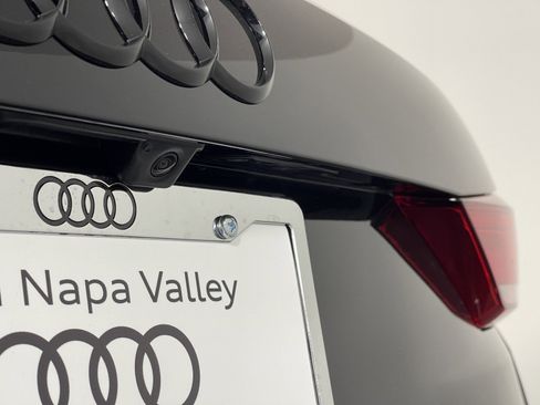 New 2025 Audi Q3 2.0T Premium image 15