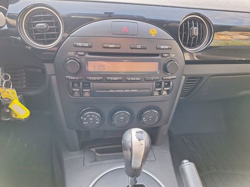 Used 2008 MAZDA MX-5 Miata Touring image 17