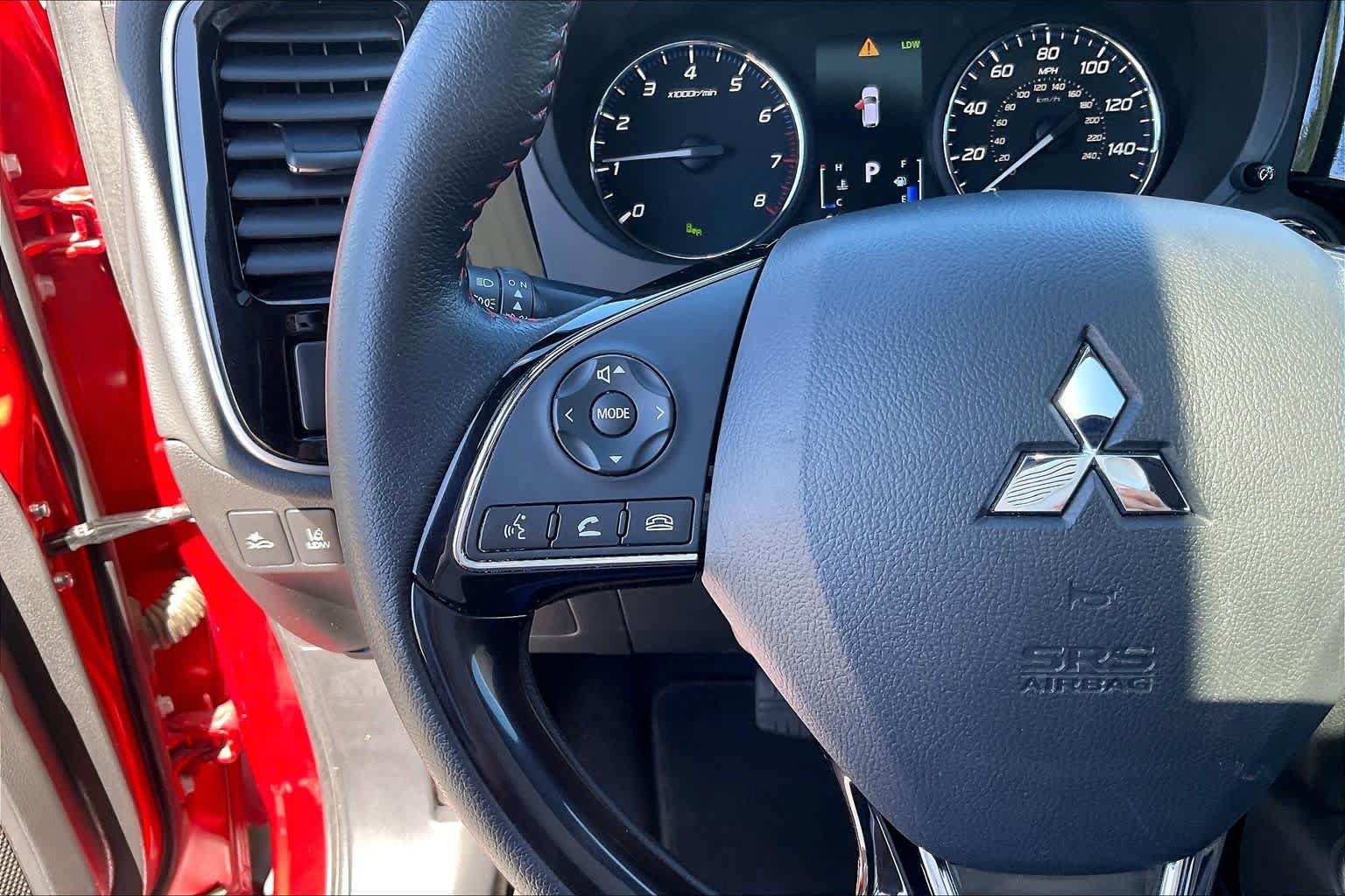 Used 2020 Mitsubishi Outlander LE FWD image 23
