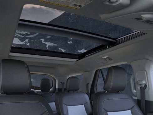 New 2024 Ford Explorer XLT w/ Equipment Group 202A image 22