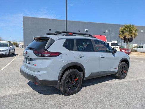 Certified 2026 Nissan Rogue SV image 4
