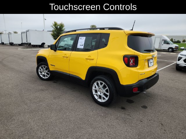 Used 2023 Jeep Renegade Latitude w/ Sun & Fun Group AWD/4WD image 8