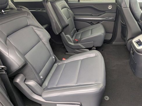 New 2025 Lincoln Navigator L Reserve image 21