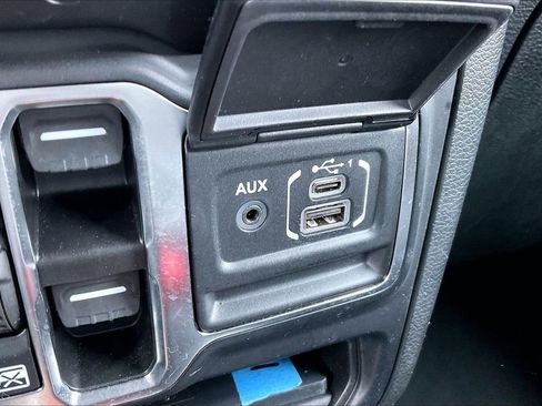 Certified 2022 Jeep Wrangler Sport S w/ Sun And Sound Package image 18