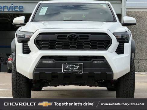 Used 2024 Toyota Tacoma TRD Off-Road image 3