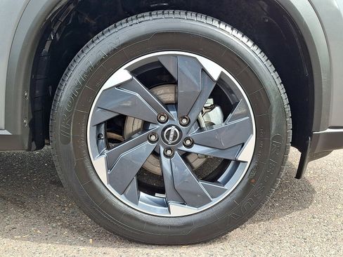 Used 2024 Nissan Rogue SV AWD/4WD image 8