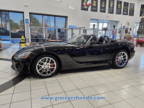 Used 2005 Dodge Viper SRT-10 image 10