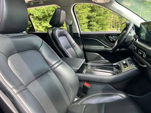 Used 2025 Lincoln Aviator AWD image 17