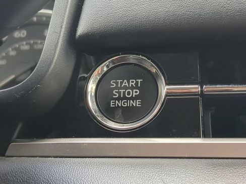 Used 2025 Mitsubishi Outlander SE FWD image 36