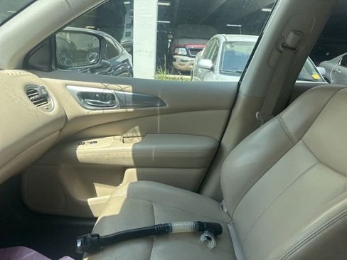 Used 2018 Nissan Pathfinder SL image 24