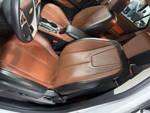 Used 2016 Chevrolet Equinox LTZ w/ Enhanced Convenience Package image 29