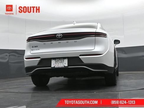 Used 2024 Toyota Crown AWD/4WD image 38