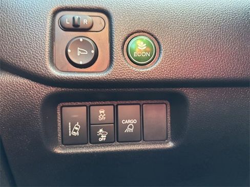 Used 2025 Honda Ridgeline Sport image 40