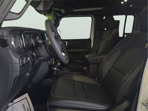 Used 2026 Jeep Wrangler Unlimited Sahara AWD/4WD image 12