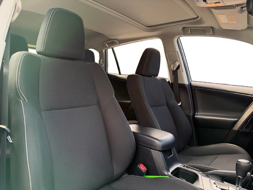 Used 2018 Toyota RAV4 XLE AWD/4WD image 31