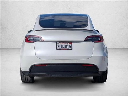 Used 2021 Tesla Model Y Long Range image 7