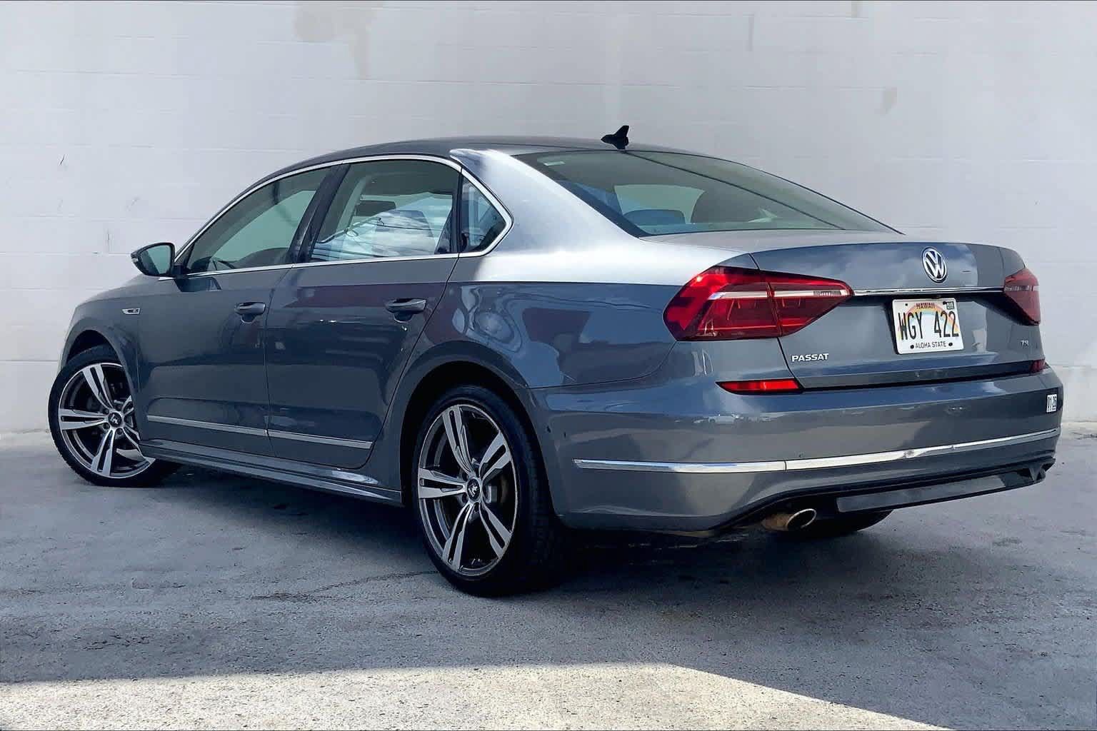 Used 2017 Volkswagen Passat 1.8T R-Line FWD image 4