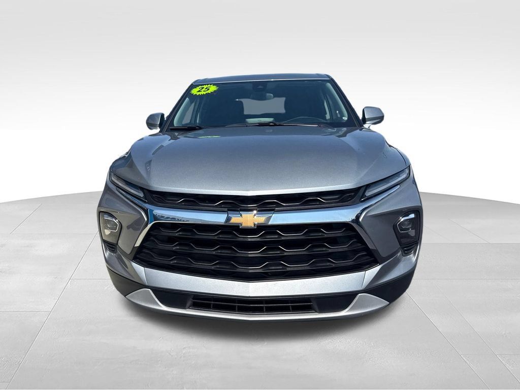 Used 2025 Chevrolet Blazer LT AWD/4WD image 9