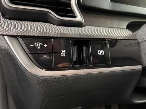 Used 2023 Kia Sportage LX image 21