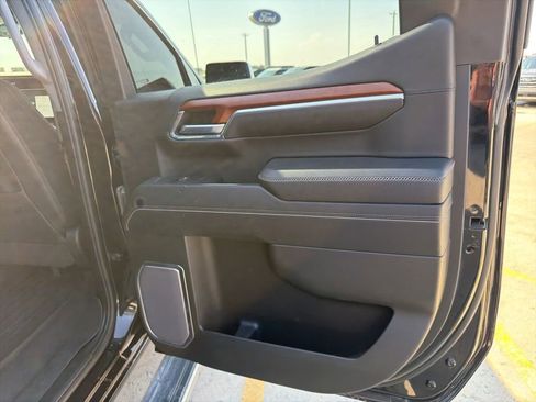 Used 2023 GMC Sierra 1500 Denali w/ Denali Reserve Package AWD/4WD image 8