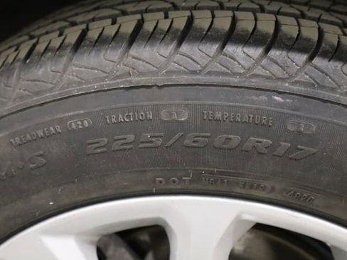 Used 2020 Chevrolet Equinox LS image 36