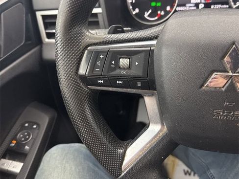 Used 2022 Mitsubishi Outlander ES image 22