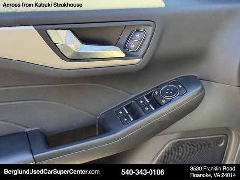 Used 2022 Ford Escape SEL image 17