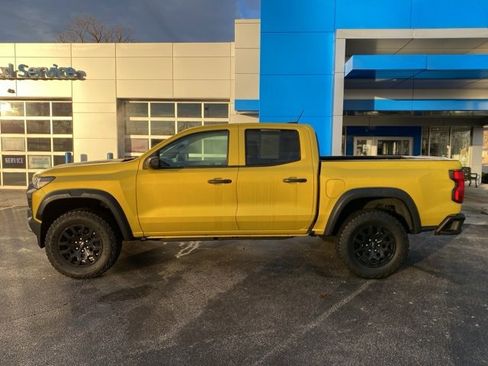 Used 2023 Chevrolet Colorado Trail Boss w/ Technology Package image 2