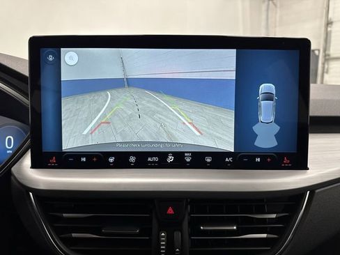 Used 2025 Ford Escape Platinum image 10