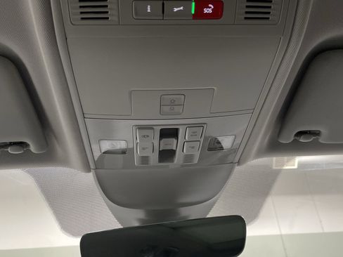 New 2025 Volkswagen Taos SEL image 15