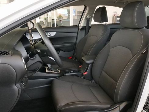 Used 2022 Kia Forte LXS image 10